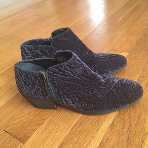 ModCloth Crushed Blue Velvet Ankle Booties